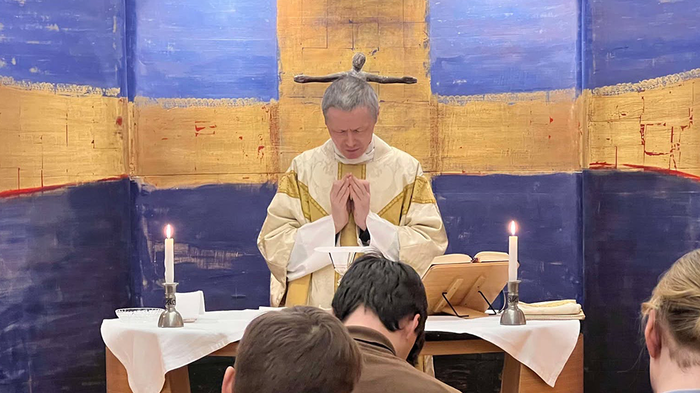 Fr Peter Damian-Grint celebrates Mass in the chapel at Blindern.