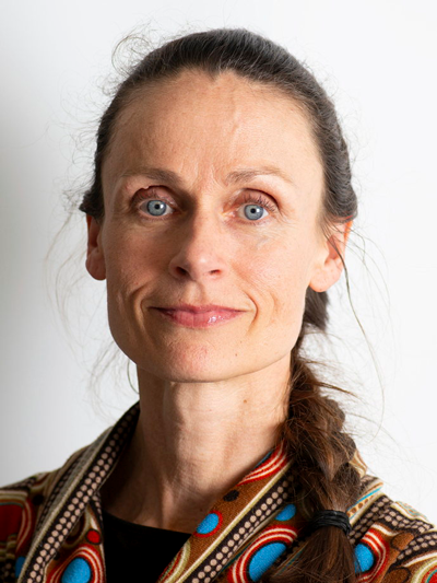 Lenke til studenthumanist. Foto av kbinne med lang hestehale.
